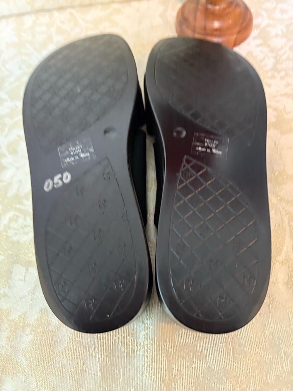 Donald J. Pliner Folley Black Knot Platform Slides - Picture 12 of 13
